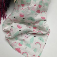 Meyve Desenli Müslin Örtü Ve 3'Lü Mendil Seti Meyve Desenli Müslin Örtü Ve 3'Lü Mendil Seti