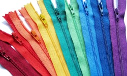 Fermuarlar: Giyim Dünyasının Gizli Kahramanları Fermuarlar: Giyim Dünyasının Gizli Kahramanları