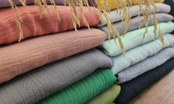 Kırışıklığın Estetiğiyle Tanışın: İki Katlı Krinkıl Müslin Kumaş Kırışıklığın Estetiğiyle Tanışın: İki Katlı Krinkıl Müslin Kumaş