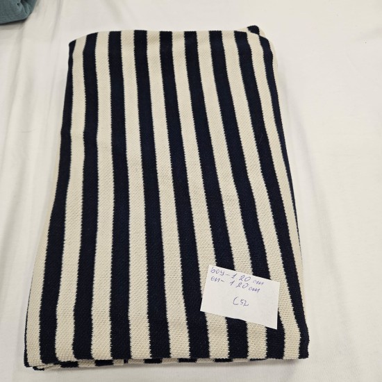 Jakarlı Parça Kumaş | 120x120 cm | C52