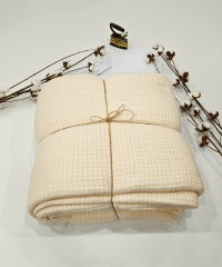 7 Katlı Krem Çift Taraflı Dolgulu Çift Kişilik Müslin Battaniye | 230 x 240 cm 7 Katlı Krem Çift Taraflı Dolgulu Çift Kişilik Müslin Battaniye | 230 x 240 cm