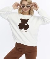 Kadife Be Yourself Desenli Ekru Yumuşak Dokulu Regular Fit Bisiklet Yaka Kadın Sweatshirt