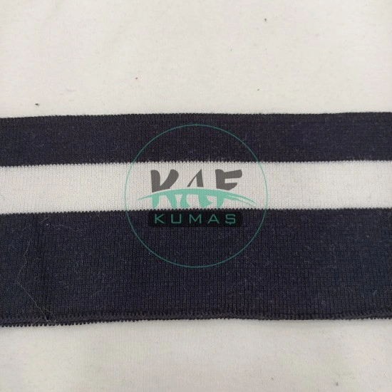 Beyaz Şerit Siyah Yaka